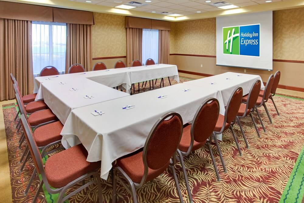 Holiday Inn Express & Suites Yuma by IHG - photo 37