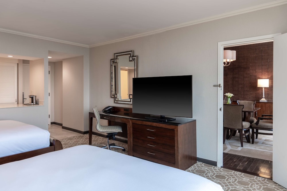 Hilton Alexandria Mark Center - photo 31