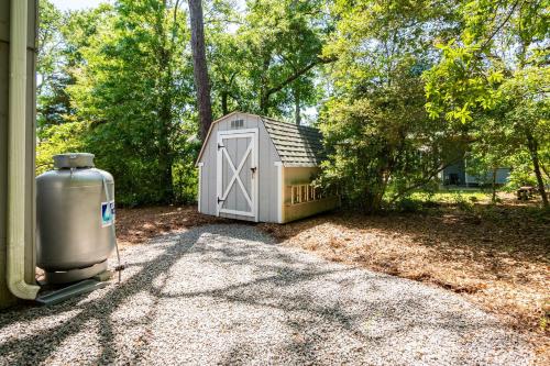 Beaching & Griping by Oak Island Accommodations - photo 28