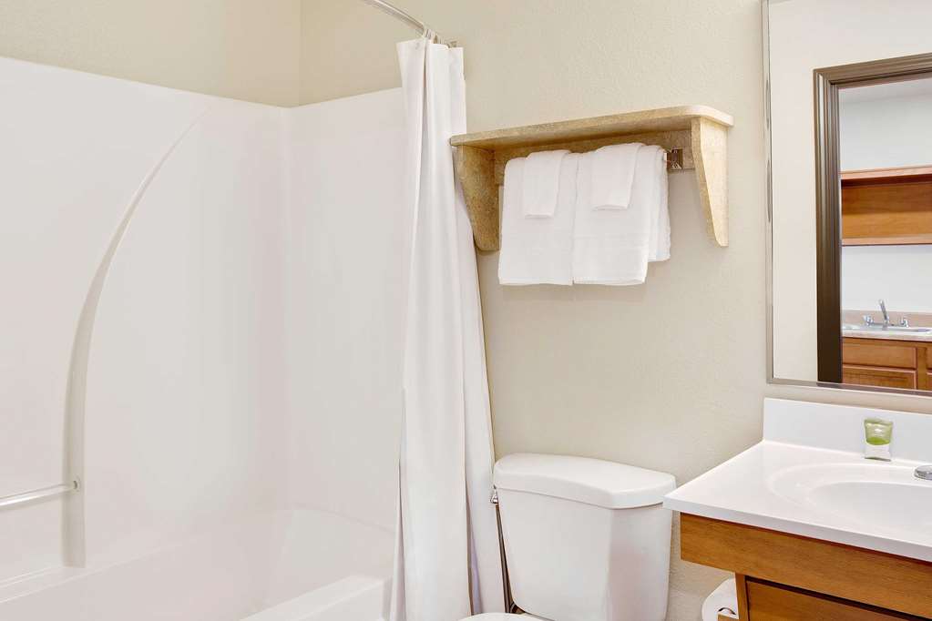 WoodSpring Suites Columbus North I 270 - photo 7
