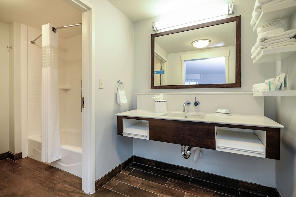 Hampton Inn Brighton - photo 49