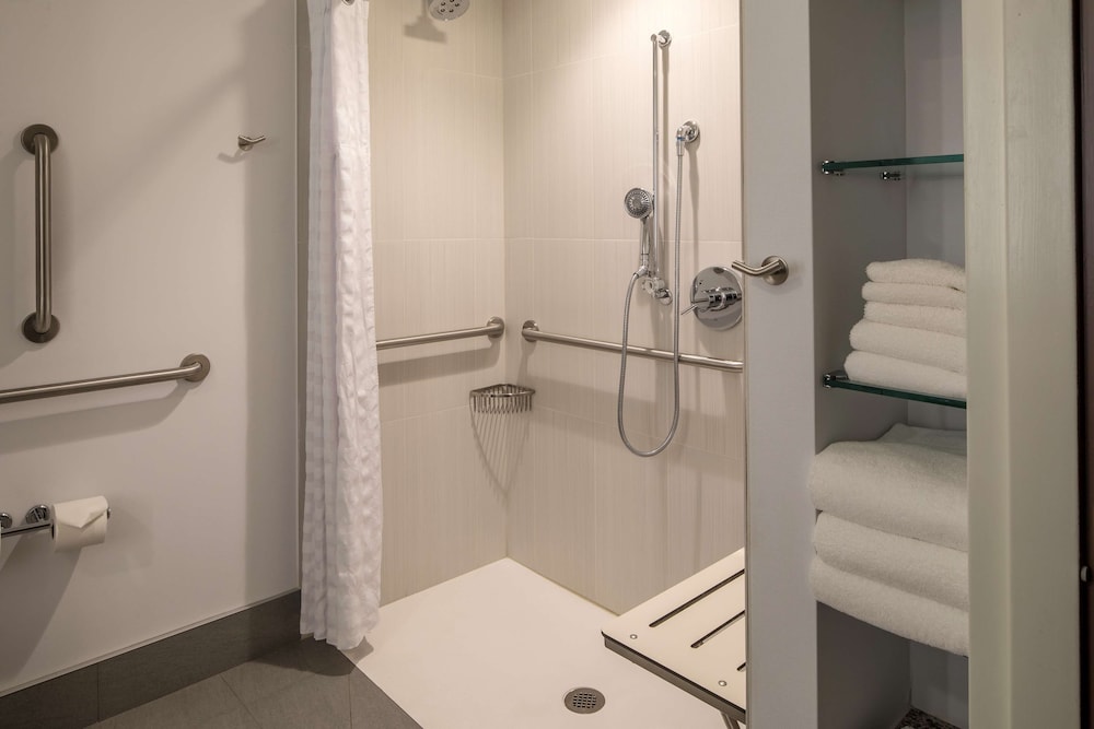 DoubleTree by Hilton Pittsburgh Cranberry - photo 63