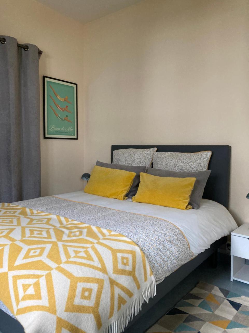 Kerloulou — hotel in Poullan-Sur-Mer