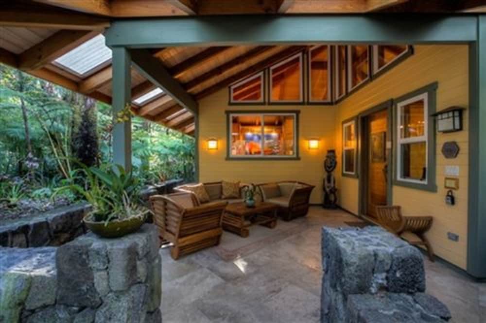 Volcano Mist Cottage — 4-Star Luxury Hotel in Volcano, United States