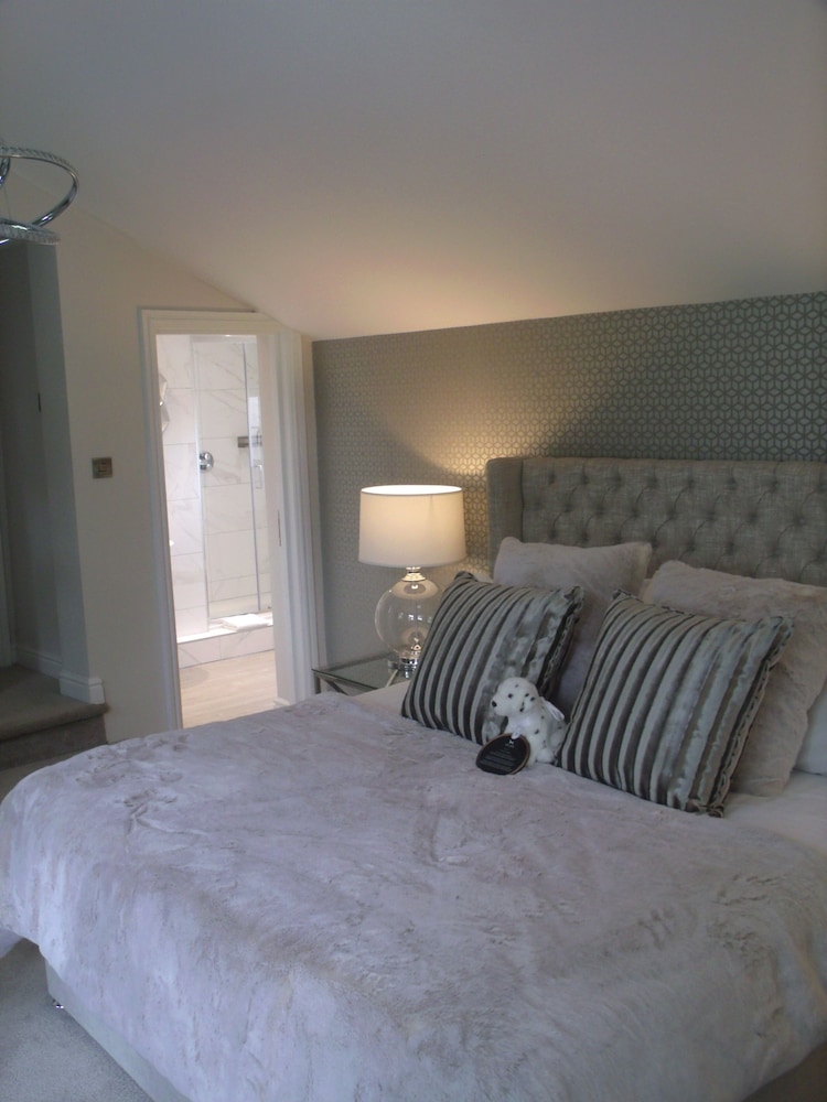 The Dog at Peover - carbon neutral hotel in Knutsford