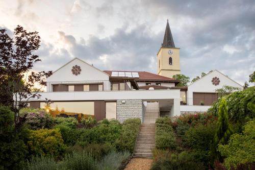Botrytis Borhotel in Mad, Hungary