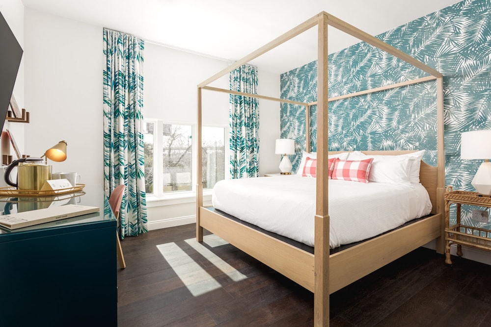 Lily Hall A Boutique Hotel - photo 6