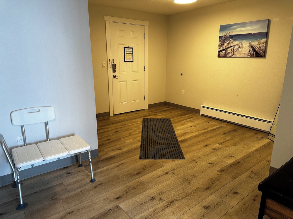 West Beach Suites - photo 32