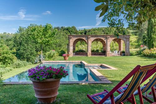 Villa dei fiori — 4-Star Luxury Hotel in Castelfiorentino, Italy