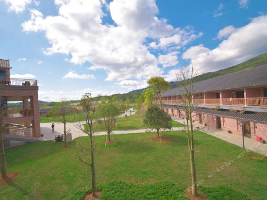 Huangyao Flowers Ocean Hotel in Zhaoping, People's Republic of China