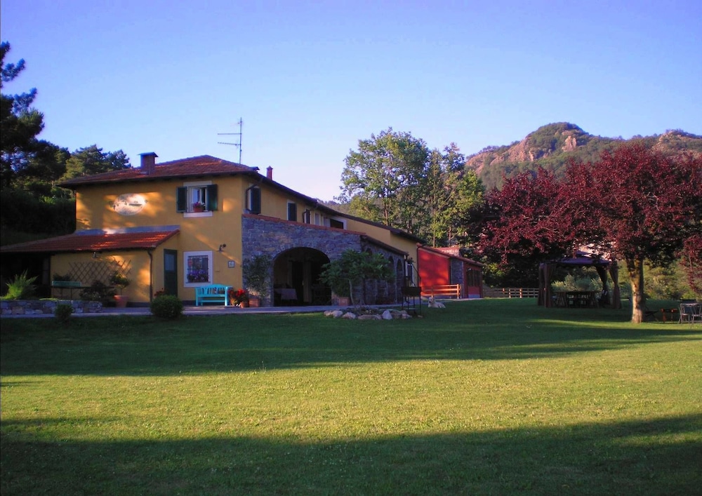 Sostio a Levante Guest House — 4-Star Luxury Hotel in Framura, Italy