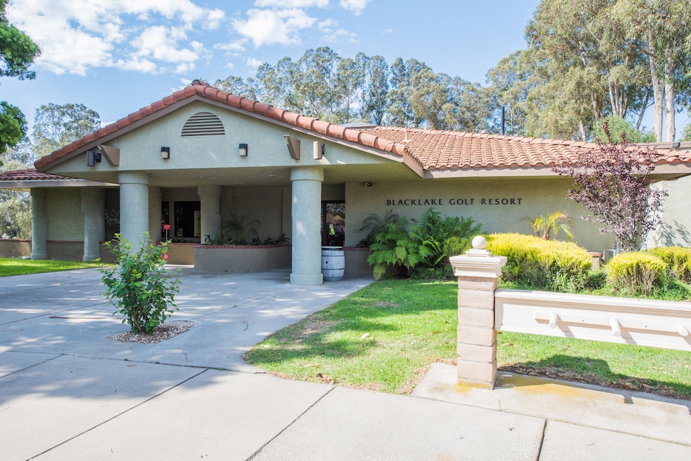 Golfers Getaway 21591228 — Nipomo