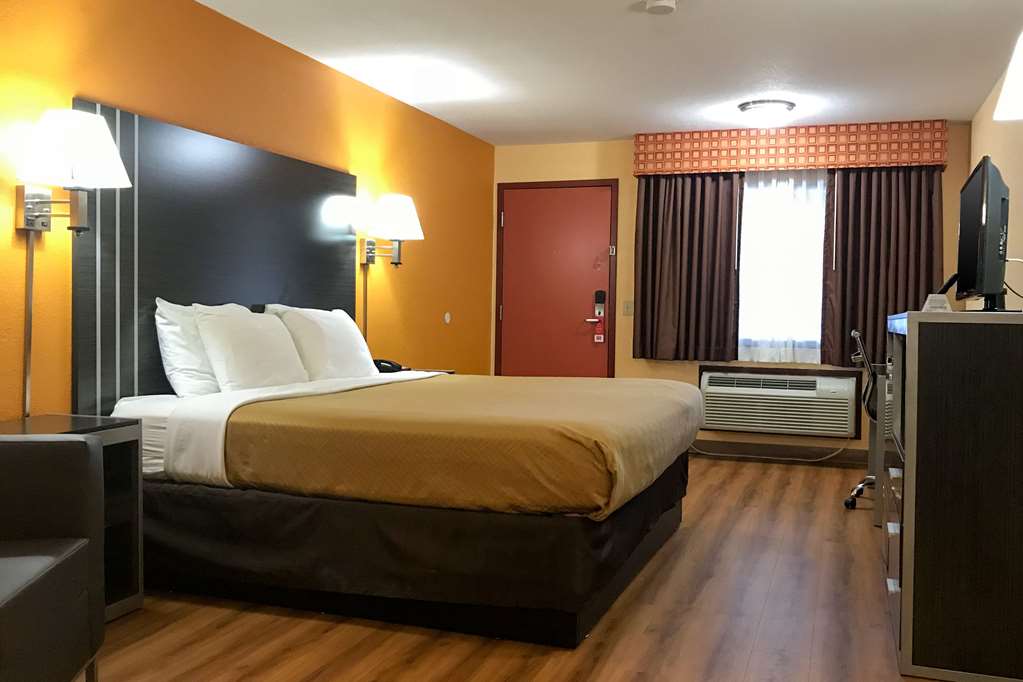 Econo Lodge Purcell - photo 7