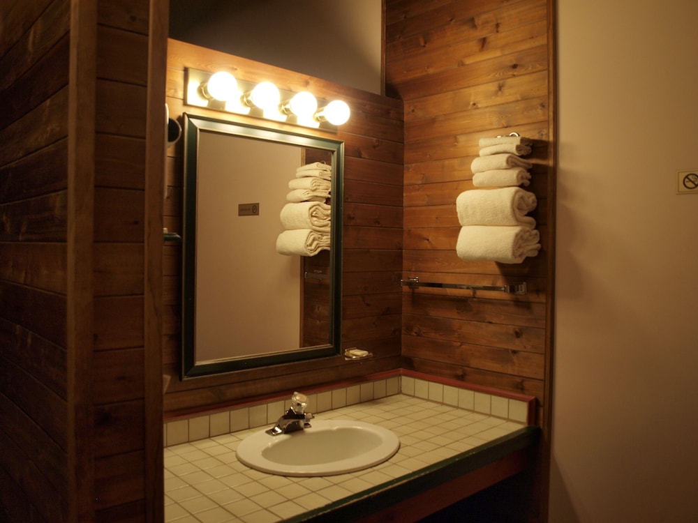 The Riverside Motel - photo 15