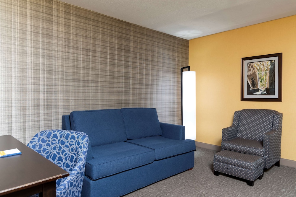 Hampton Inn Holland - photo 31