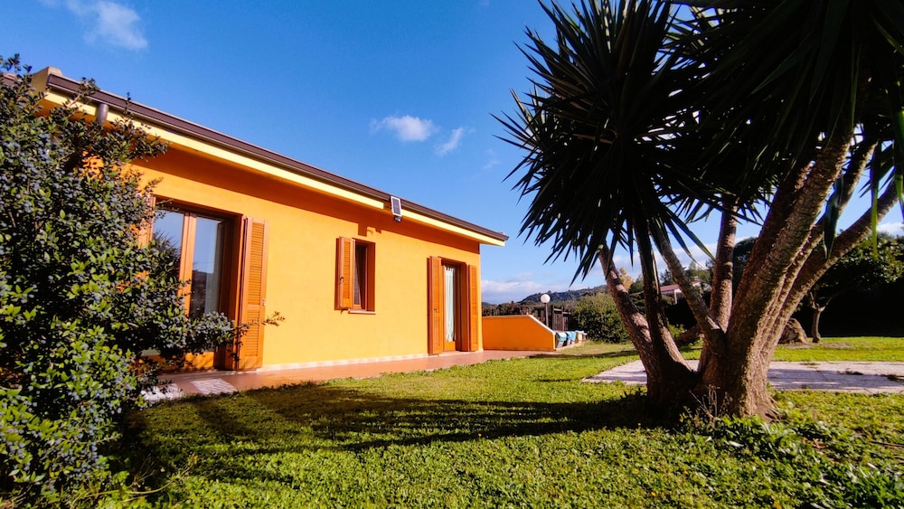 La Grotta Delle Fate pet-friendly hotel Ossi