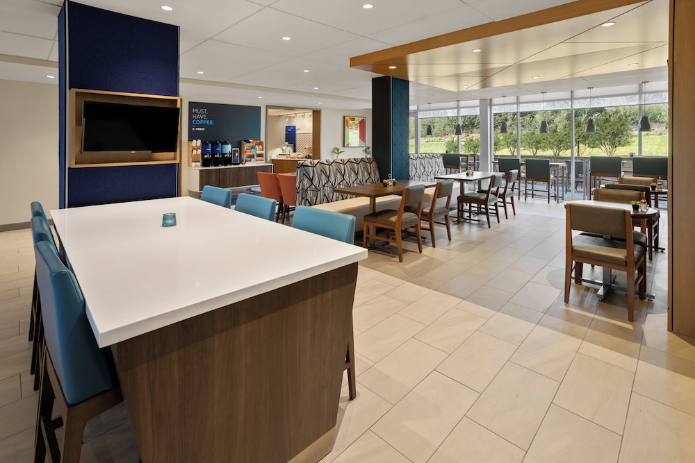 Holiday Inn Express & Suites Waynesboro East by IHG - photo 34