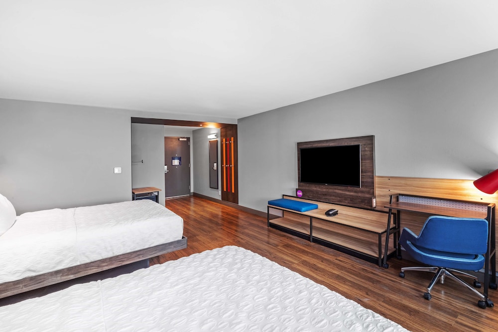 Tru by Hilton Laredo Airport - photo 6