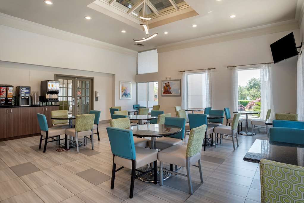 Best Western Carlton Suites - photo 5