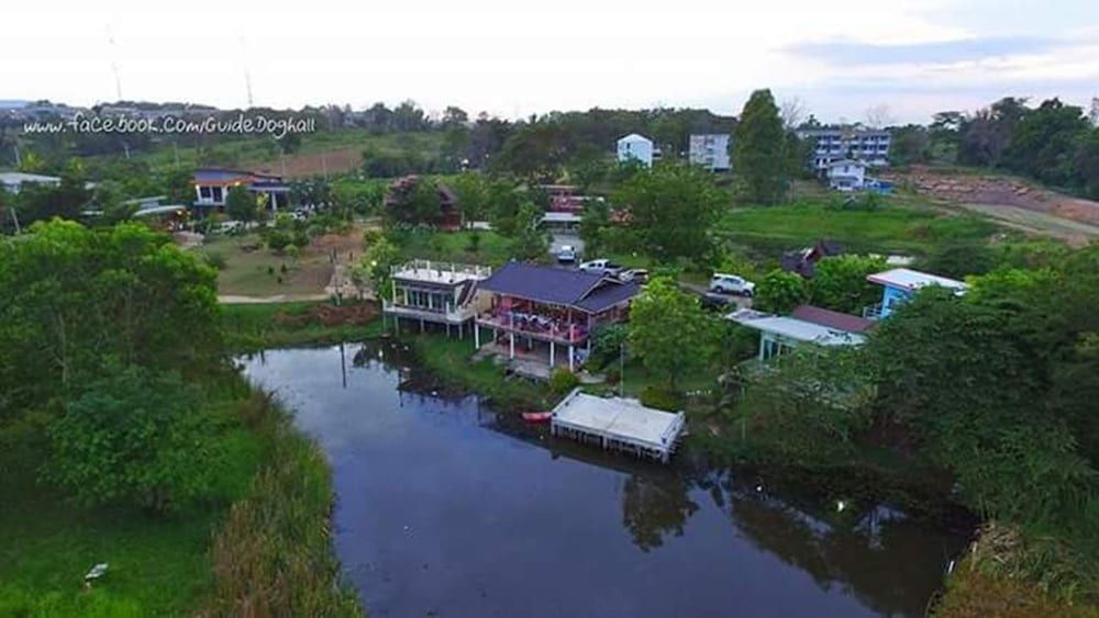 Kratommaiphuwaree in Wang Nam Khiao, Thailand