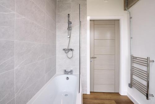 The Warrington Hideaway Pluxa Rose Gray — 4-Star Luxury Hotel in Warrington, United Kingdom