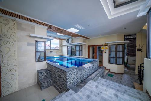 Padma Lodge Legian — 4-Star Luxury Hotel in Seminyak, Indonesia