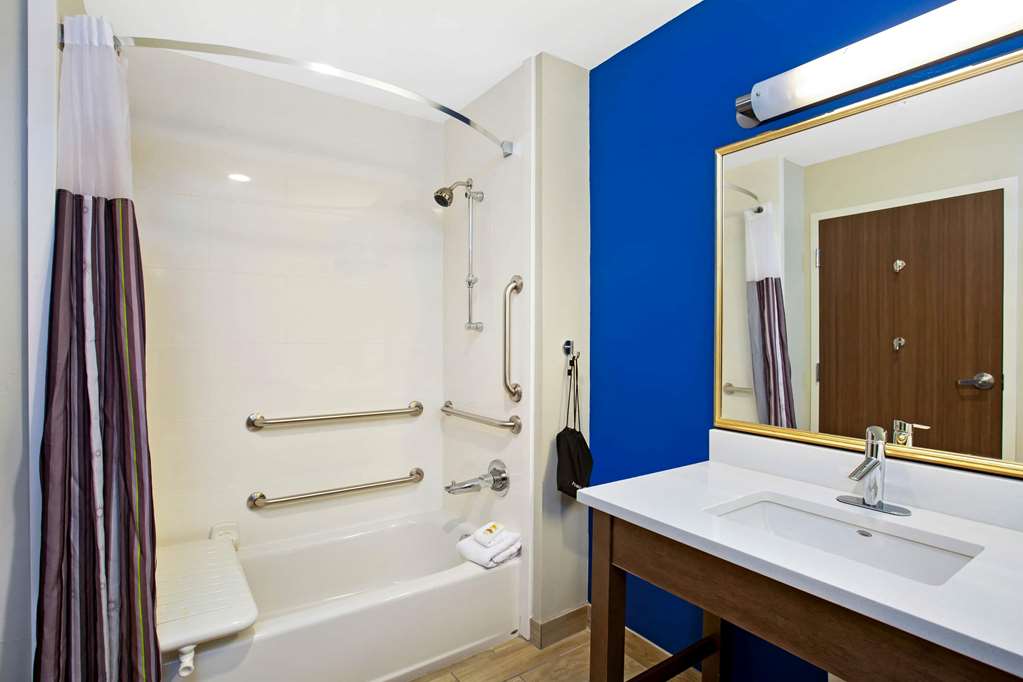 La Quinta Inn & Suites by Wyndham Page at Lake Powell - photo 46