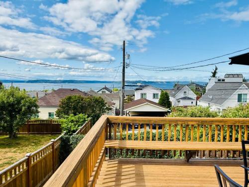 Old Tacoma Victorian Main Floor Duplex Unit — 4-Star Luxury Hotel in Tacoma, United States