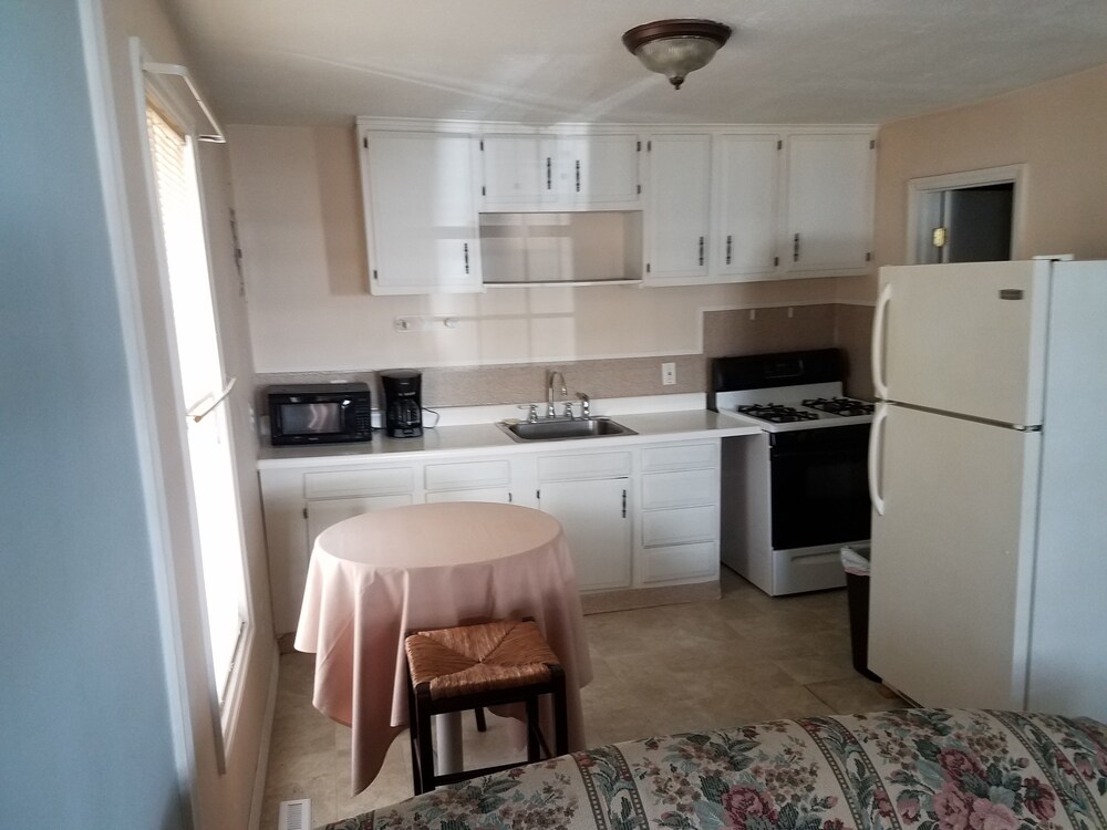 Nautical Motel and Suites - photo 57
