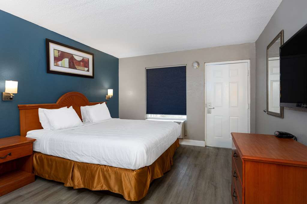 Baymont by Wyndham Marianna - photo 12