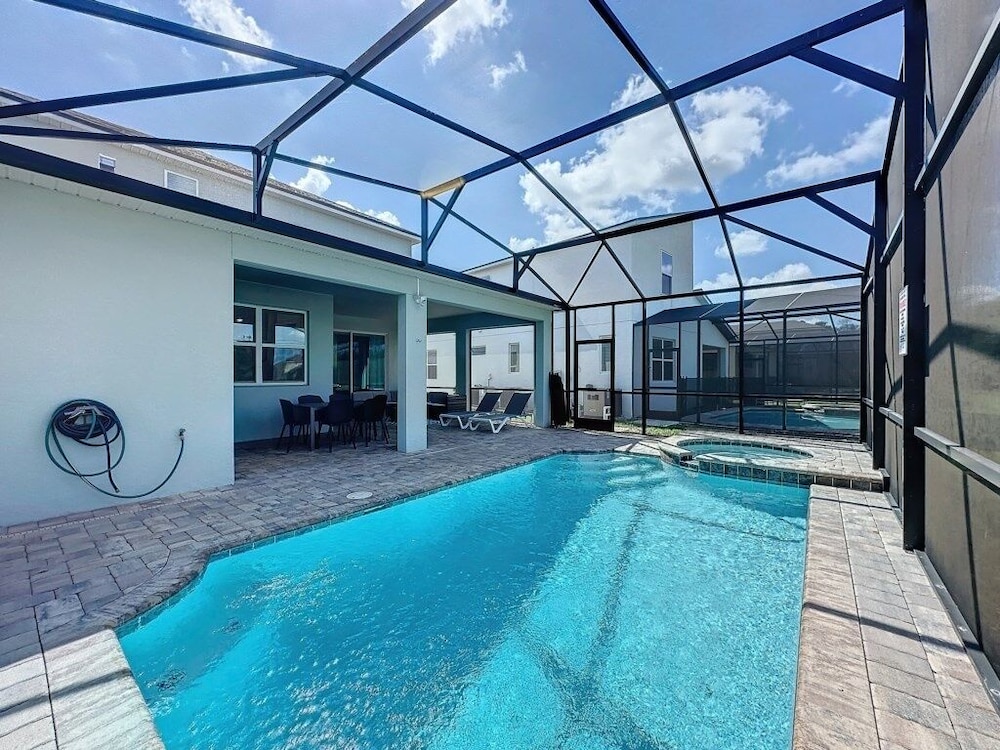 Luxury 6 Bed Villa With Pool spa In Solara Resort 6 Bedroom Villa by RedAwning - photo 52