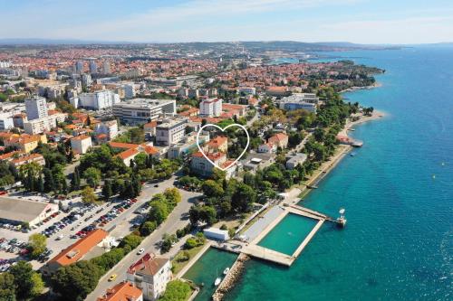 Apartments & Rooms Kolovare Beach 2 Zadar — 4-Star Luxury Hotel in Zadar, Croatia