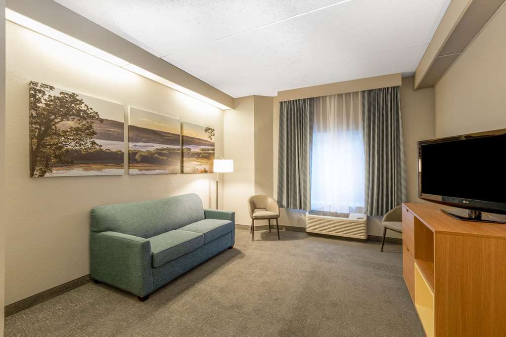 Days Inn by Wyndham Eagan Minnesota Near Mall of America - photo 29