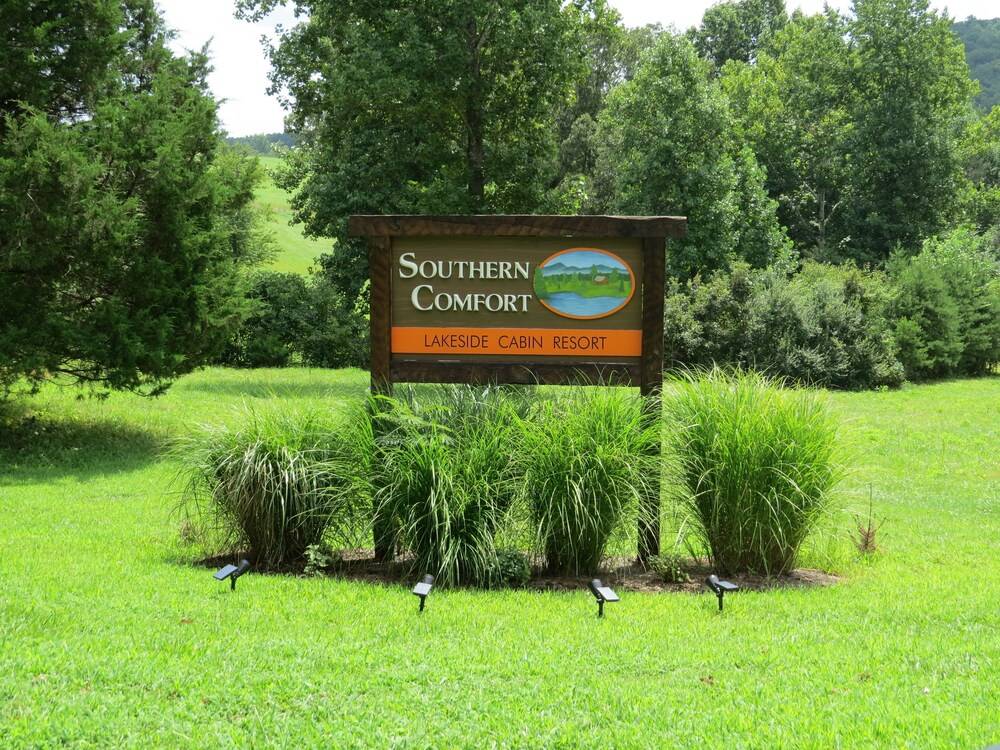Southern Comfort Lakeside Cabin Resort - photo 51