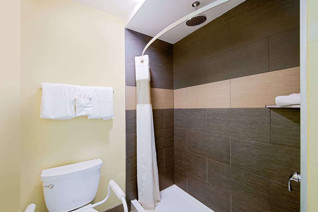 Ramada by Wyndham Flagstaff East - photo 18