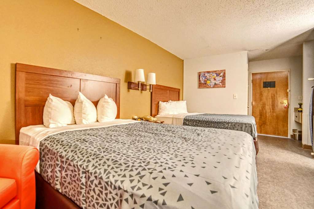 Econo Lodge Raleigh near Walnut Creek Amphitheatre - photo 46