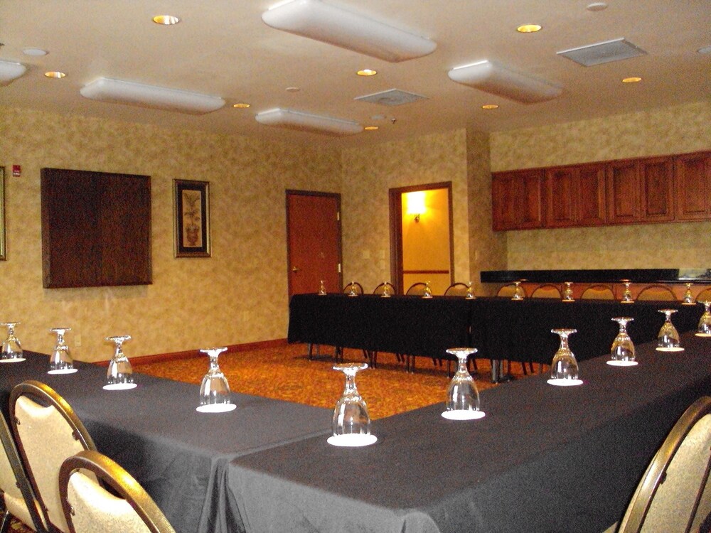 Holiday Inn Express Syracuse Fairgrounds by IHG - photo 53