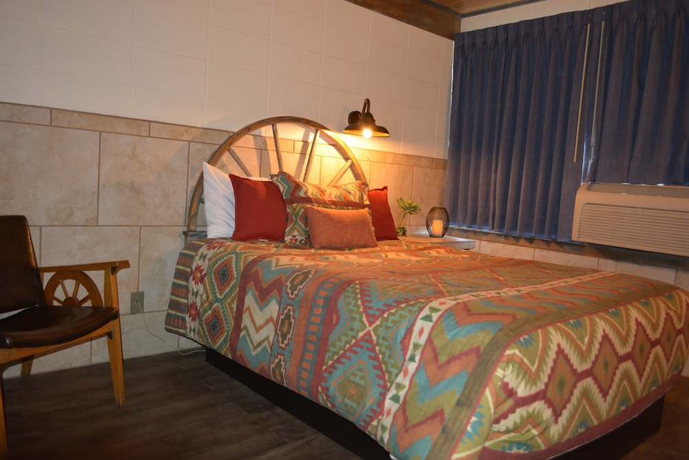 Lariat Motel - photo 11