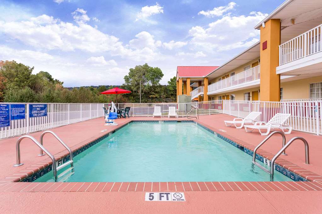 Days Inn by Wyndham Trenton - photo 4