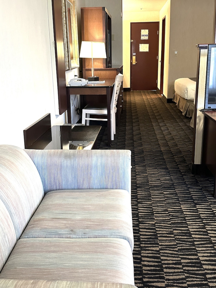 Sojourn Suites Portland Airport - photo 7
