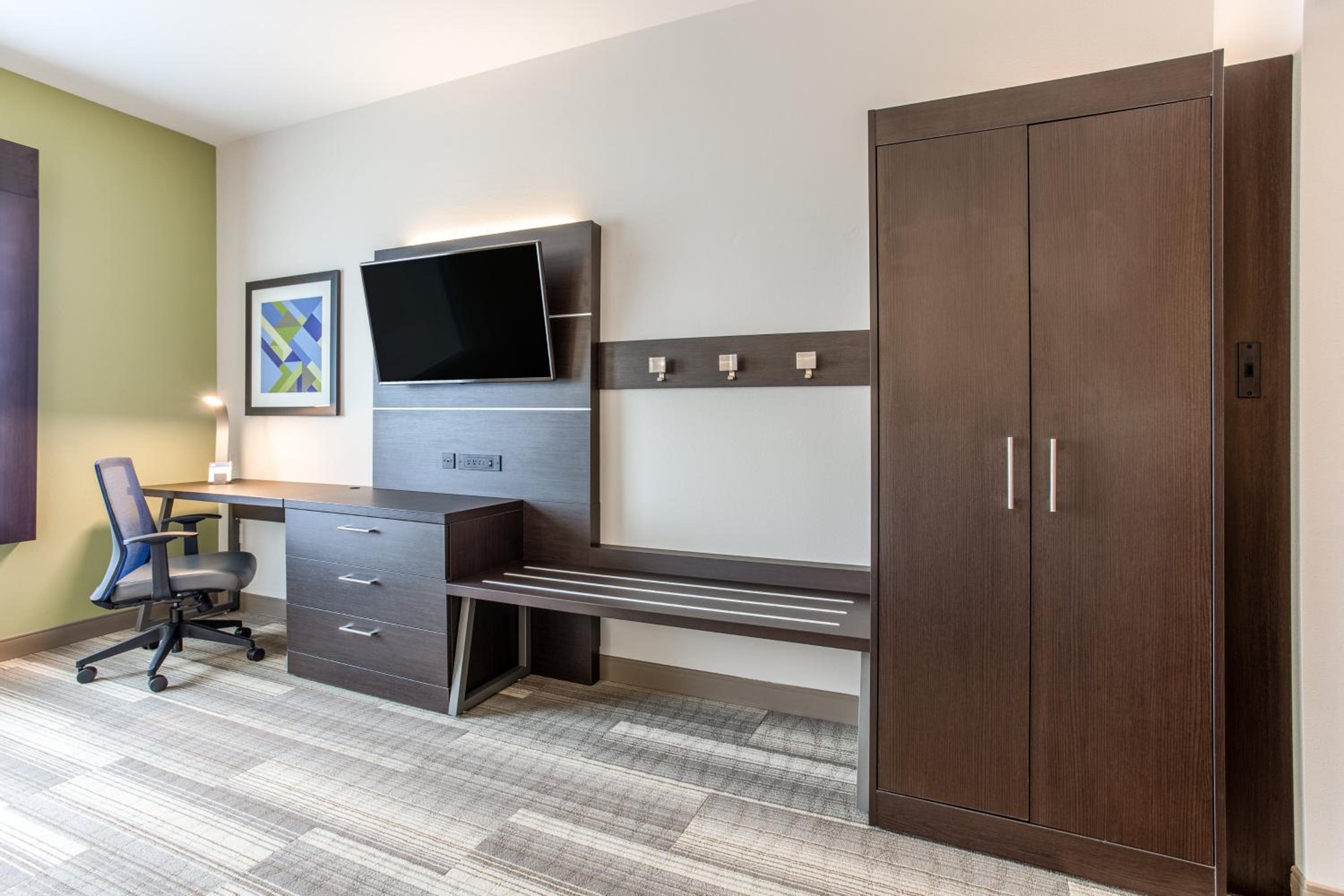 Holiday Inn Express & Suites Ottawa - photo 153