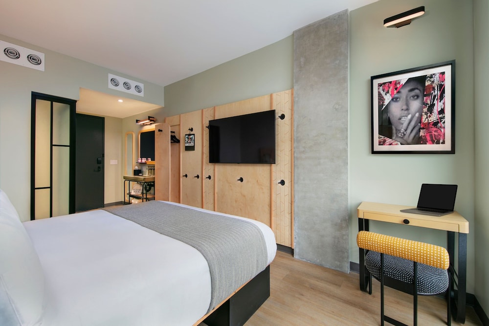 Moxy Brooklyn Williamsburg - photo 17