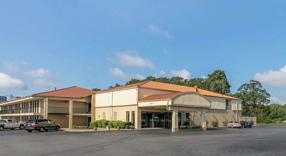 Red Roof Inn Manchester in Manchester, United States