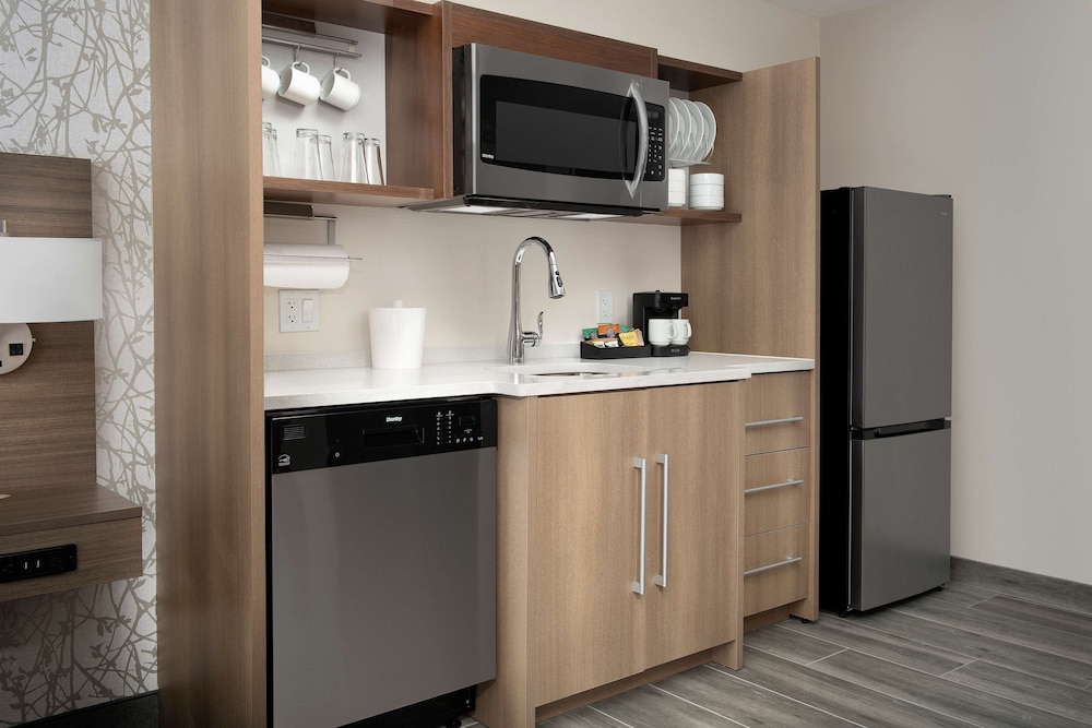 Home2 Suites by Hilton Miami Airport South Blue Lagoon - photo 21
