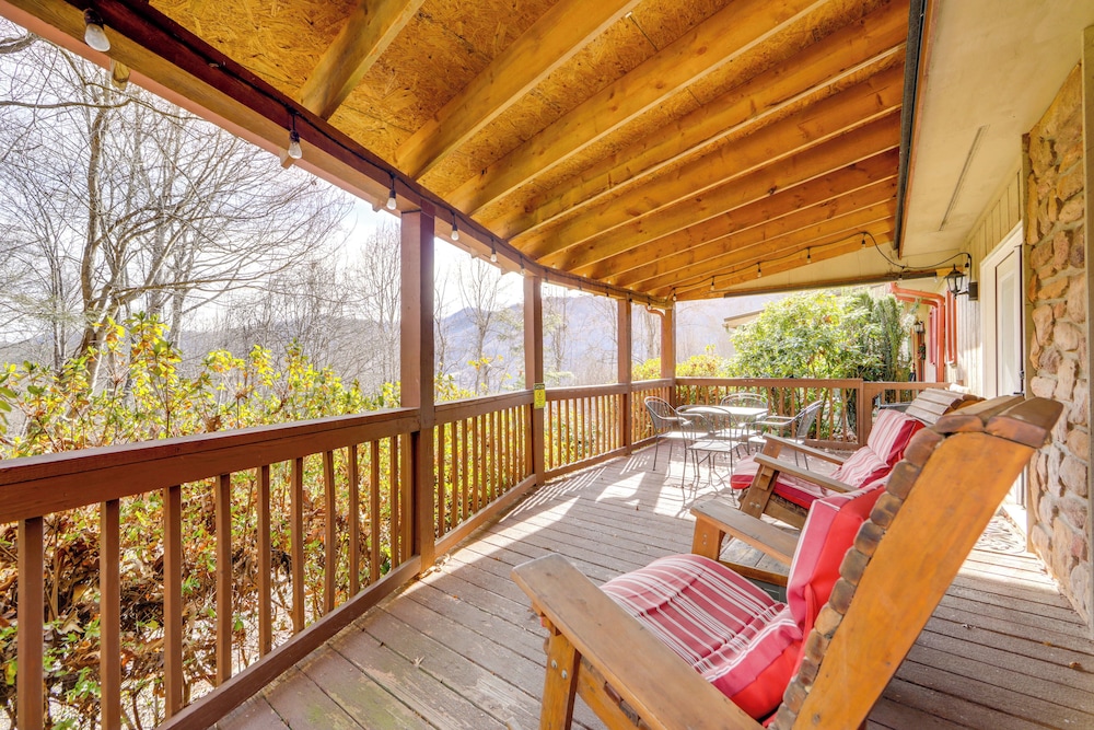 Walk to Golf Course Mtn view Maggie Valley Duplex — 4-Star Luxury Hotel in Maggie Valley, United States