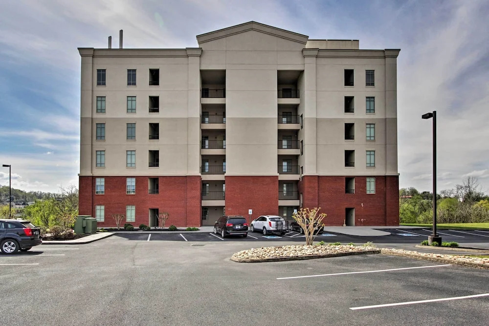 Sevierville Resort Retreat about 2 Mi to Pigeon Forge - featured photo