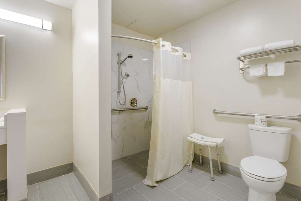 Suburban Studios LaVale Cumberland - photo 24