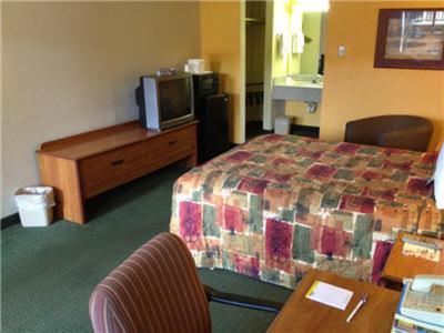 Days Inn by Wyndham Bryan College Station - photo 9