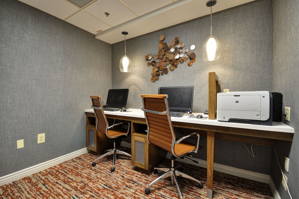 Homewood Suites by Hilton Phoenix Biltmore - photo 43