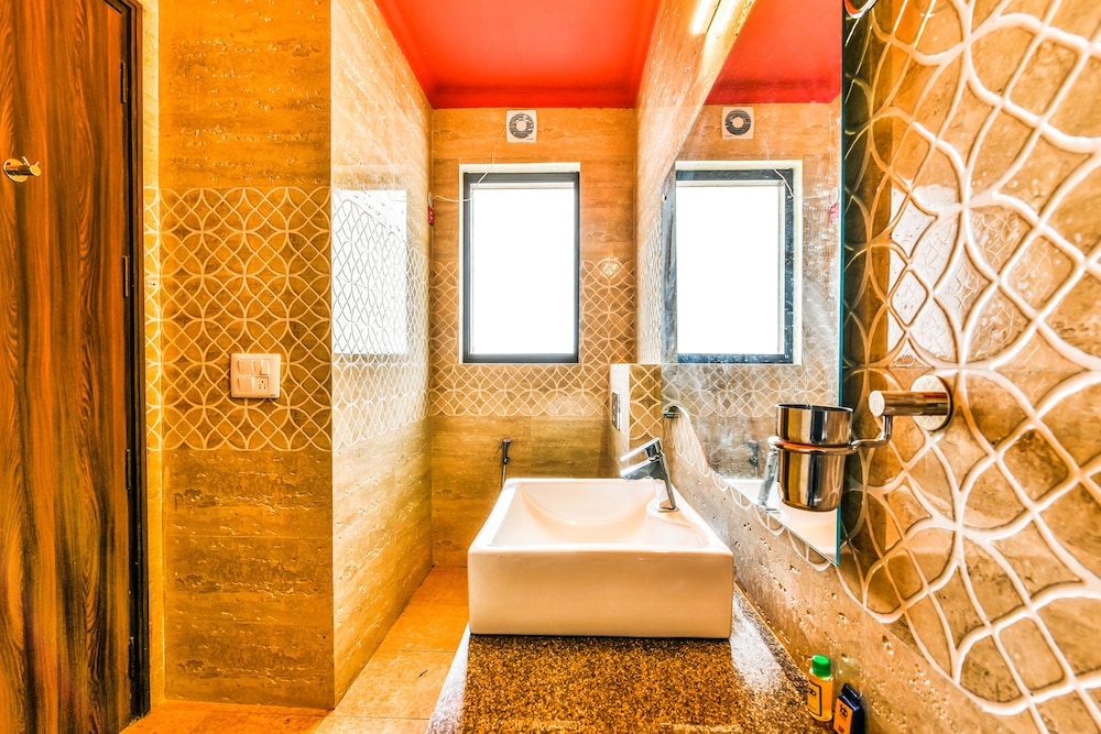 FabHotel Jass Hospitality Sector 43
